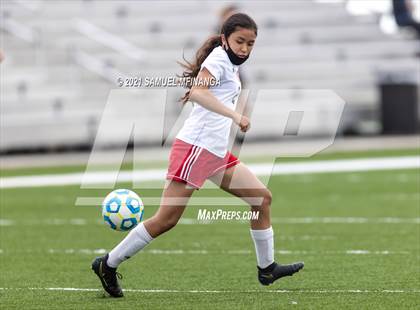 Thumbnail 2 in Omaha South vs. Bellevue East photogallery.