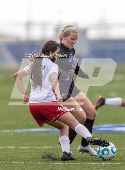 Thumbnail 1 in Omaha South vs. Bellevue East photogallery.