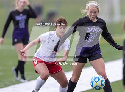 Thumbnail 3 in Omaha South vs. Bellevue East photogallery.