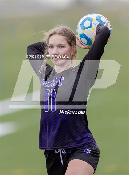 Thumbnail 2 in Omaha South vs. Bellevue East photogallery.