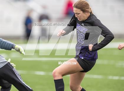 Thumbnail 2 in Omaha South vs. Bellevue East photogallery.