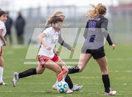 Thumbnail 2 in Omaha South vs. Bellevue East photogallery.