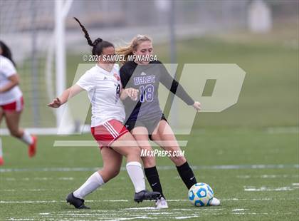Thumbnail 2 in Omaha South vs. Bellevue East photogallery.