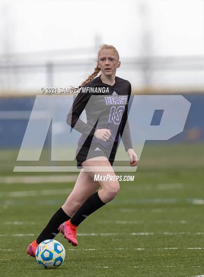 Thumbnail 2 in Omaha South vs. Bellevue East photogallery.