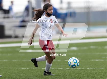 Thumbnail 2 in Omaha South vs. Bellevue East photogallery.