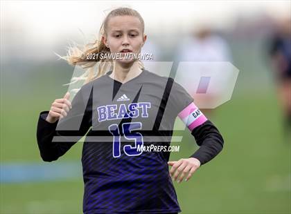 Thumbnail 2 in Omaha South vs. Bellevue East photogallery.