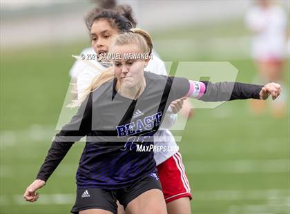 Thumbnail 2 in Omaha South vs. Bellevue East photogallery.
