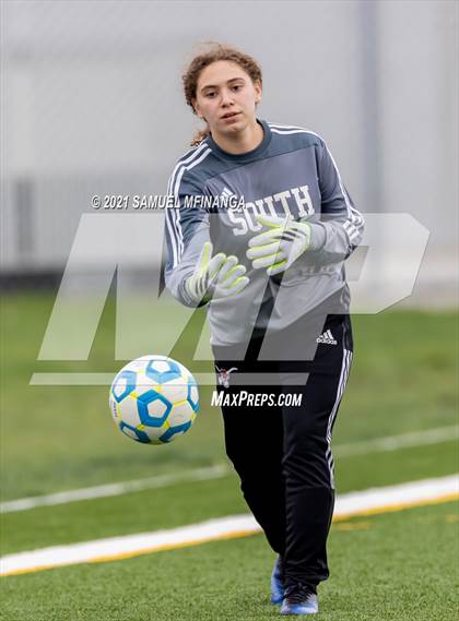 Thumbnail 3 in Omaha South vs. Bellevue East photogallery.
