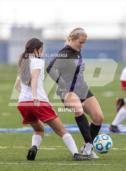 Thumbnail 2 in Omaha South vs. Bellevue East photogallery.