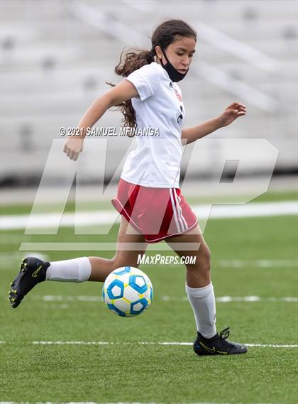 Thumbnail 1 in Omaha South vs. Bellevue East photogallery.