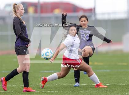 Thumbnail 1 in Omaha South vs. Bellevue East photogallery.