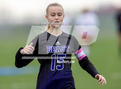 Thumbnail 3 in Omaha South vs. Bellevue East photogallery.