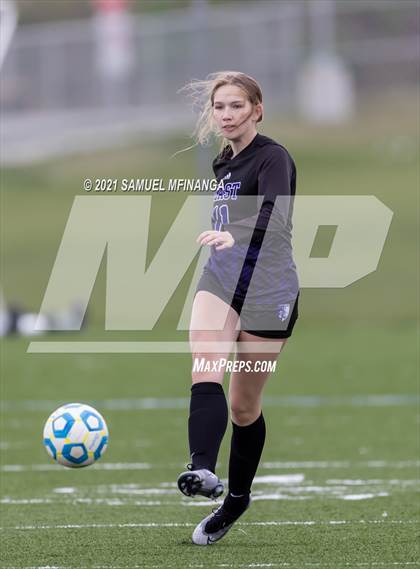 Thumbnail 1 in Omaha South vs. Bellevue East photogallery.