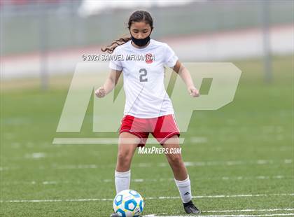 Thumbnail 2 in Omaha South vs. Bellevue East photogallery.