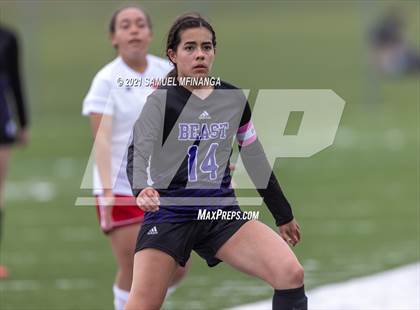 Thumbnail 3 in Omaha South vs. Bellevue East photogallery.