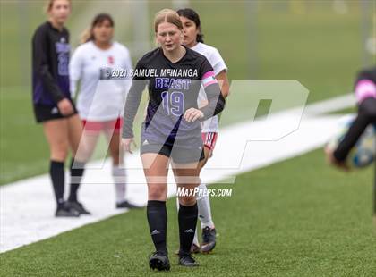 Thumbnail 2 in Omaha South vs. Bellevue East photogallery.