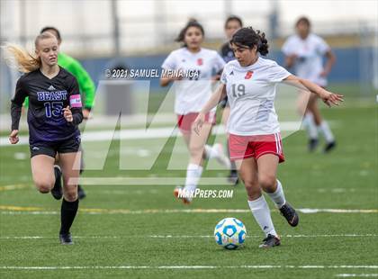 Thumbnail 3 in Omaha South vs. Bellevue East photogallery.