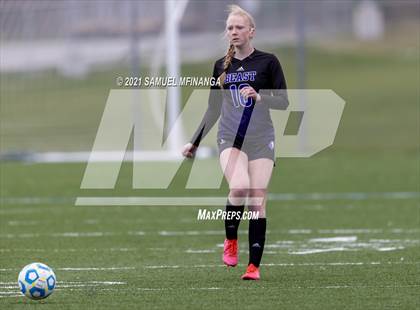 Thumbnail 3 in Omaha South vs. Bellevue East photogallery.
