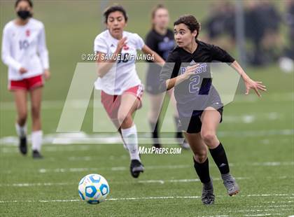 Thumbnail 3 in Omaha South vs. Bellevue East photogallery.