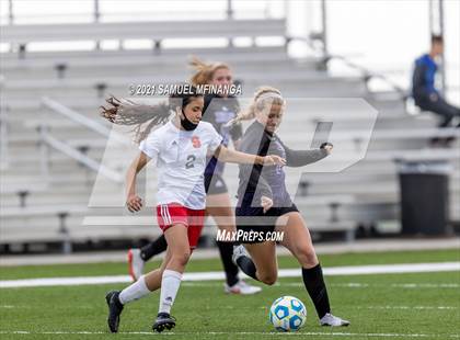 Thumbnail 2 in Omaha South vs. Bellevue East photogallery.