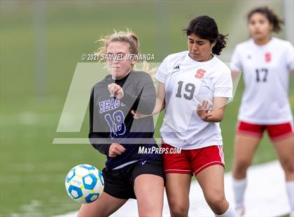 Thumbnail 3 in Omaha South vs. Bellevue East photogallery.