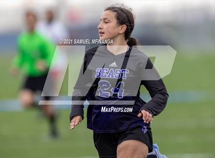Thumbnail 3 in Omaha South vs. Bellevue East photogallery.