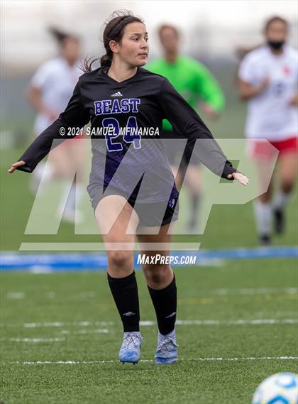 Thumbnail 2 in Omaha South vs. Bellevue East photogallery.