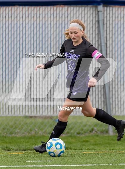 Thumbnail 1 in Omaha South vs. Bellevue East photogallery.