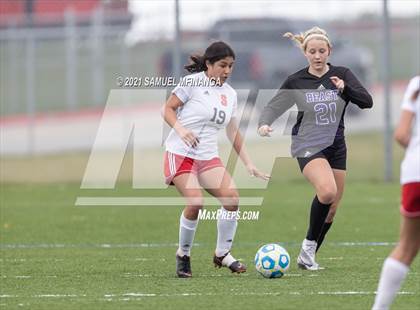 Thumbnail 1 in Omaha South vs. Bellevue East photogallery.