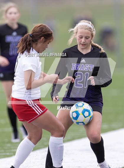 Thumbnail 1 in Omaha South vs. Bellevue East photogallery.