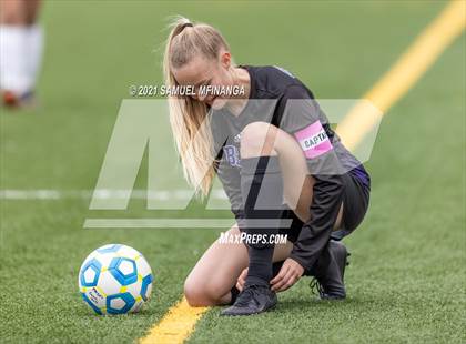 Thumbnail 3 in Omaha South vs. Bellevue East photogallery.