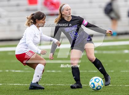 Thumbnail 1 in Omaha South vs. Bellevue East photogallery.