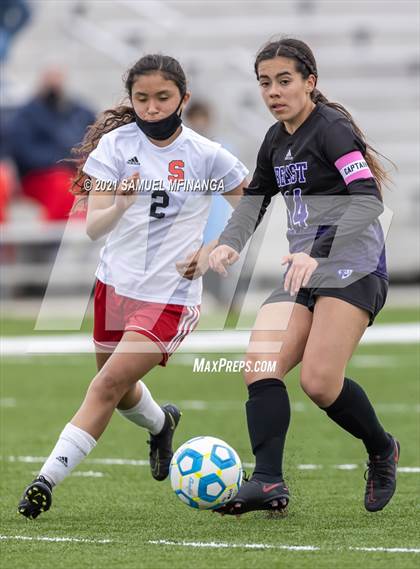 Thumbnail 1 in Omaha South vs. Bellevue East photogallery.