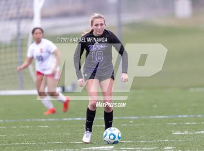 Thumbnail 1 in Omaha South vs. Bellevue East photogallery.