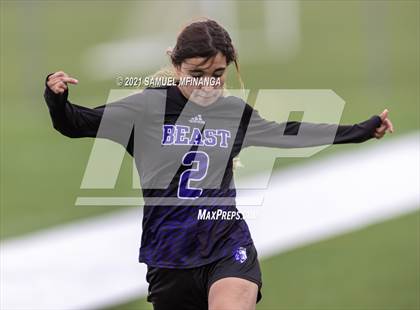Thumbnail 3 in Omaha South vs. Bellevue East photogallery.