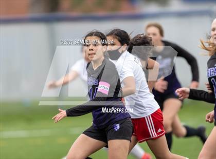 Thumbnail 3 in Omaha South vs. Bellevue East photogallery.