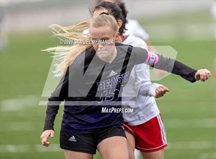 Thumbnail 1 in Omaha South vs. Bellevue East photogallery.