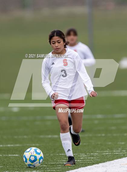 Thumbnail 2 in Omaha South vs. Bellevue East photogallery.