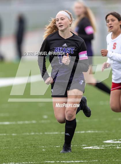 Thumbnail 3 in Omaha South vs. Bellevue East photogallery.