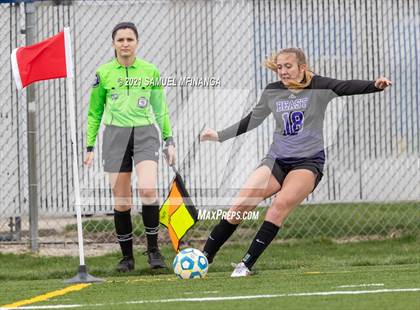 Thumbnail 3 in Omaha South vs. Bellevue East photogallery.