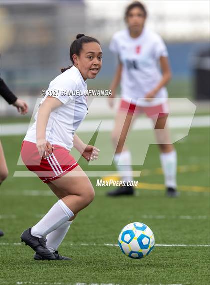 Thumbnail 3 in Omaha South vs. Bellevue East photogallery.