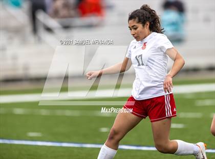 Thumbnail 3 in Omaha South vs. Bellevue East photogallery.