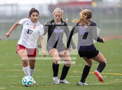 Thumbnail 3 in Omaha South vs. Bellevue East photogallery.