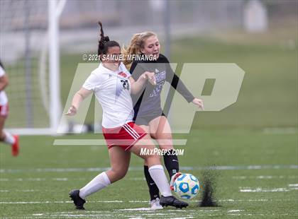 Thumbnail 3 in Omaha South vs. Bellevue East photogallery.