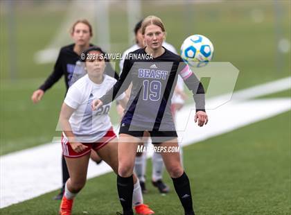 Thumbnail 3 in Omaha South vs. Bellevue East photogallery.