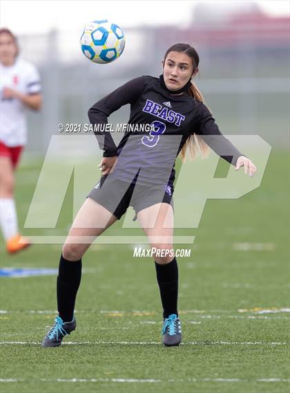 Thumbnail 1 in Omaha South vs. Bellevue East photogallery.