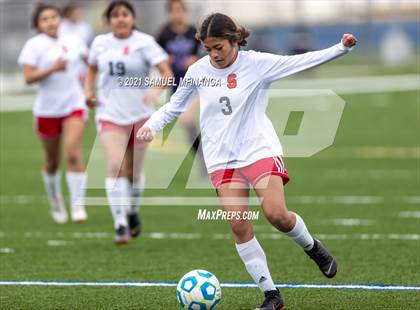 Thumbnail 2 in Omaha South vs. Bellevue East photogallery.
