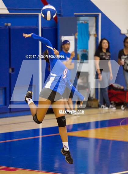 Thumbnail 1 in Charter Oak @ Los Altos photogallery.