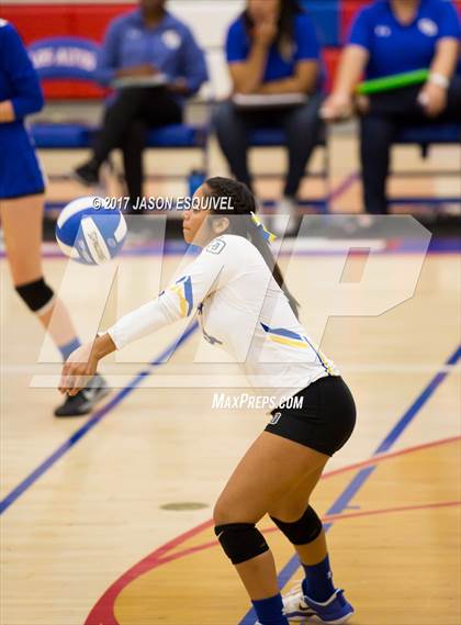 Thumbnail 3 in Charter Oak @ Los Altos photogallery.