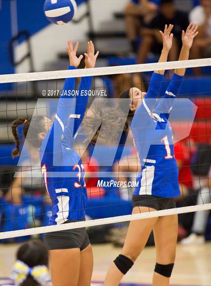 Thumbnail 2 in Charter Oak @ Los Altos photogallery.